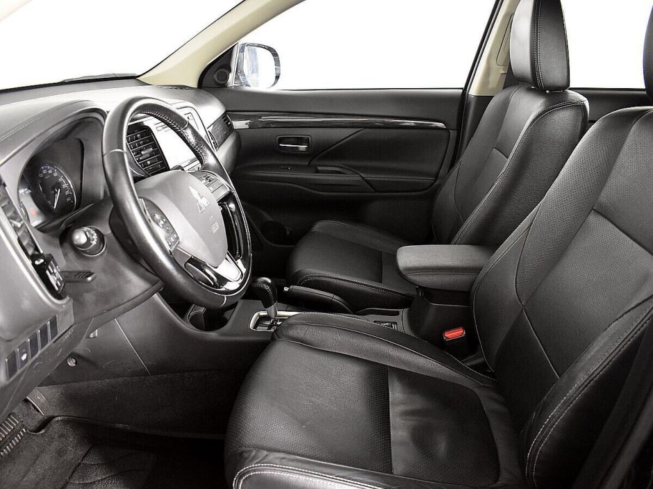 Mitsubishi Outlander, 2.0 л, Вариатор, 2016 фото 7