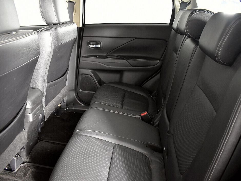 Mitsubishi Outlander, 2.0 л, Вариатор, 2016 фото 1