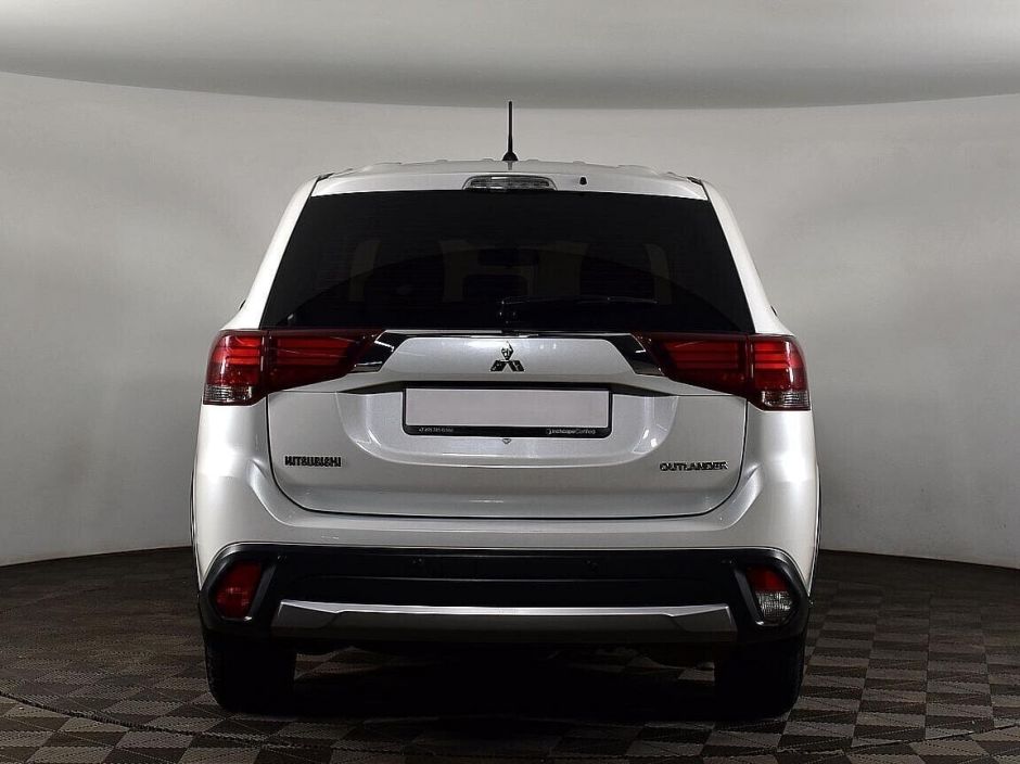 Mitsubishi Outlander, 2.0 л, Вариатор, 2016 фото 6