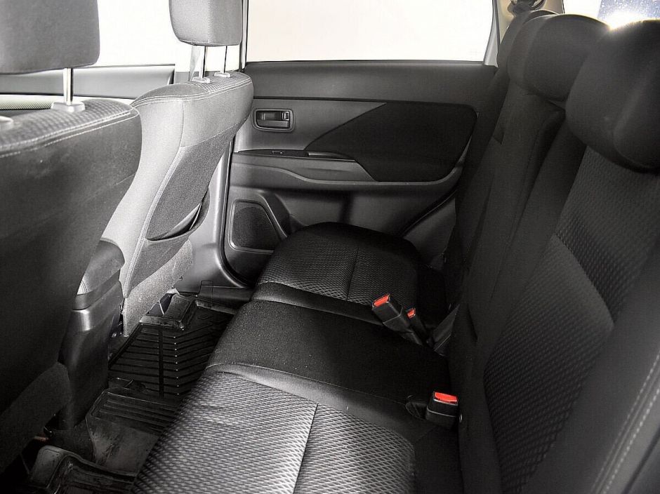 Mitsubishi Outlander, 2.0 л, Вариатор, 2016 фото 1