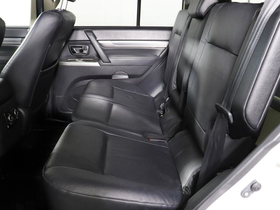 Mitsubishi Pajero, 3.5 л, АТ, 2014 фото 1