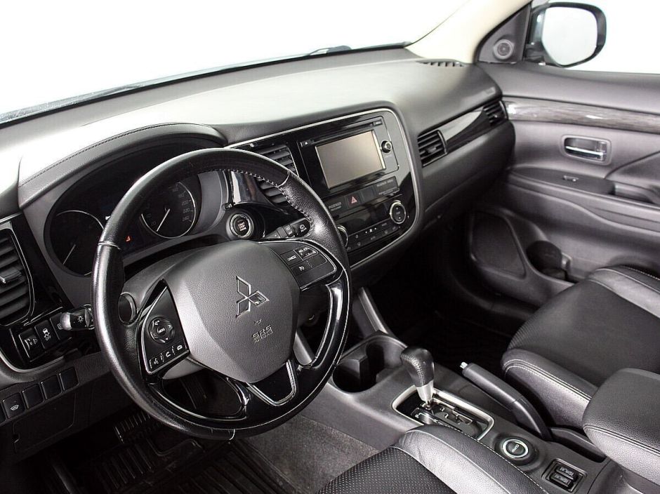 Mitsubishi Outlander, 2.0 л, Вариатор, 2016 фото 8