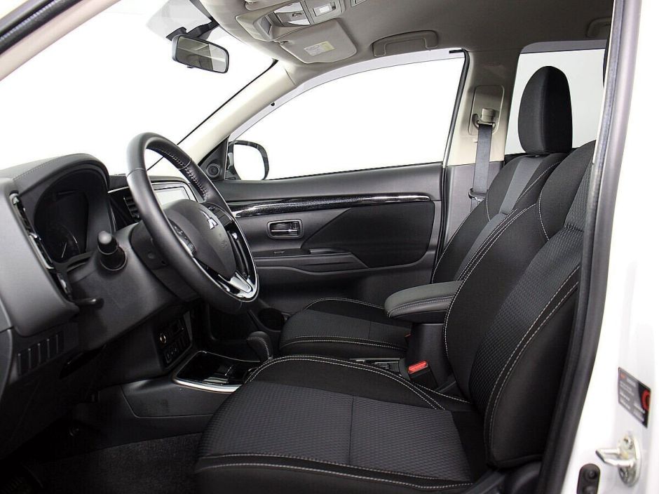 Mitsubishi Outlander, 2.0 л, Вариатор, 2020 фото 7