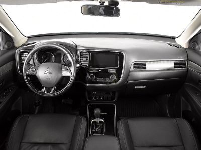 Mitsubishi Outlander, 2.0 л, CVT, 2018 фото 9