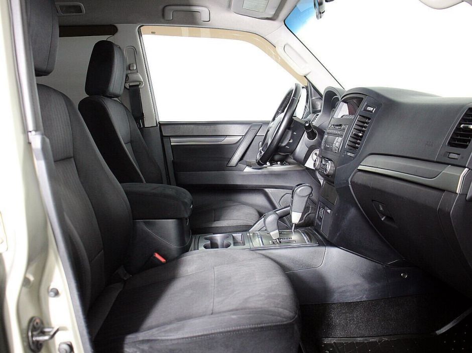 Mitsubishi Pajero, 3.0 л, АТ, 2012 фото 1