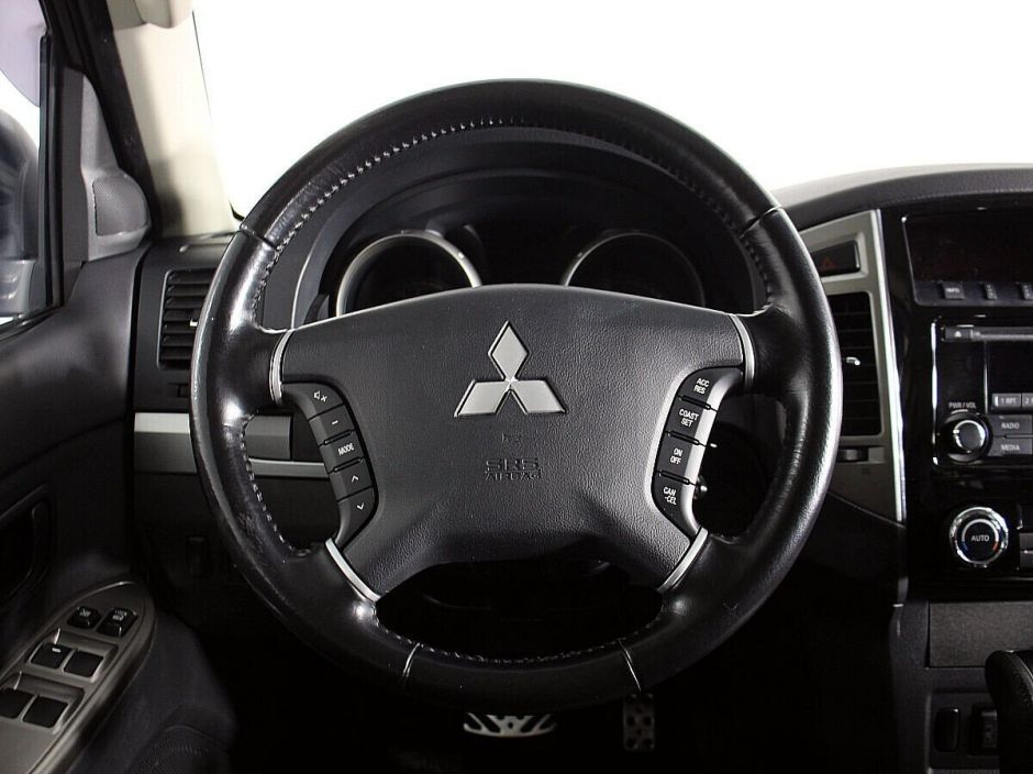 Mitsubishi Pajero, 3.0 л, АТ, 2015 фото 10