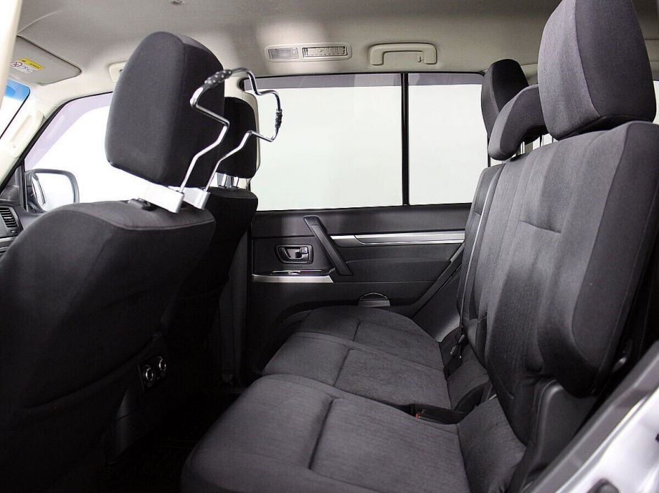 Mitsubishi Pajero, 3.0 л, АТ, 2015 фото 2