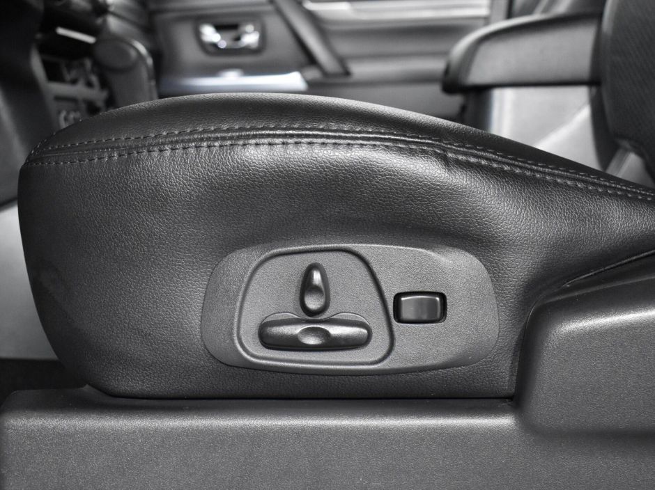 Mitsubishi Pajero, 3.2 л, АТ, 2014 фото 1