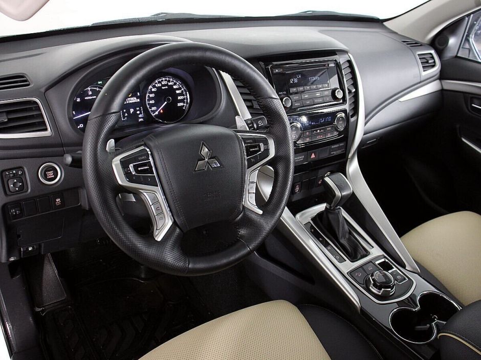 Mitsubishi Pajero Sport, 2.4 л, АТ, 2017 фото 8