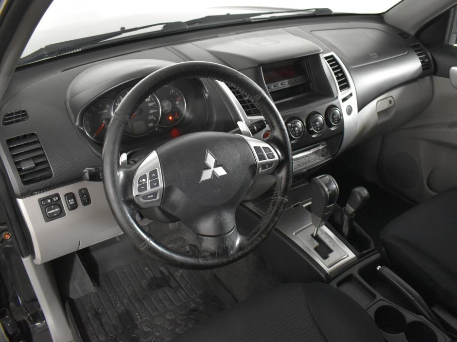 Mitsubishi Pajero Sport, 2.5 л, АТ, 2011 фото 7