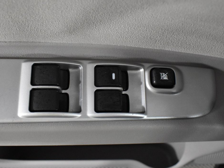 Mitsubishi Pajero Sport, 2.5 л, АТ, 2011 фото 1