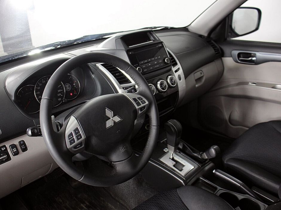 Mitsubishi Pajero Sport, 2.4 л, АТ, 2015 фото 8