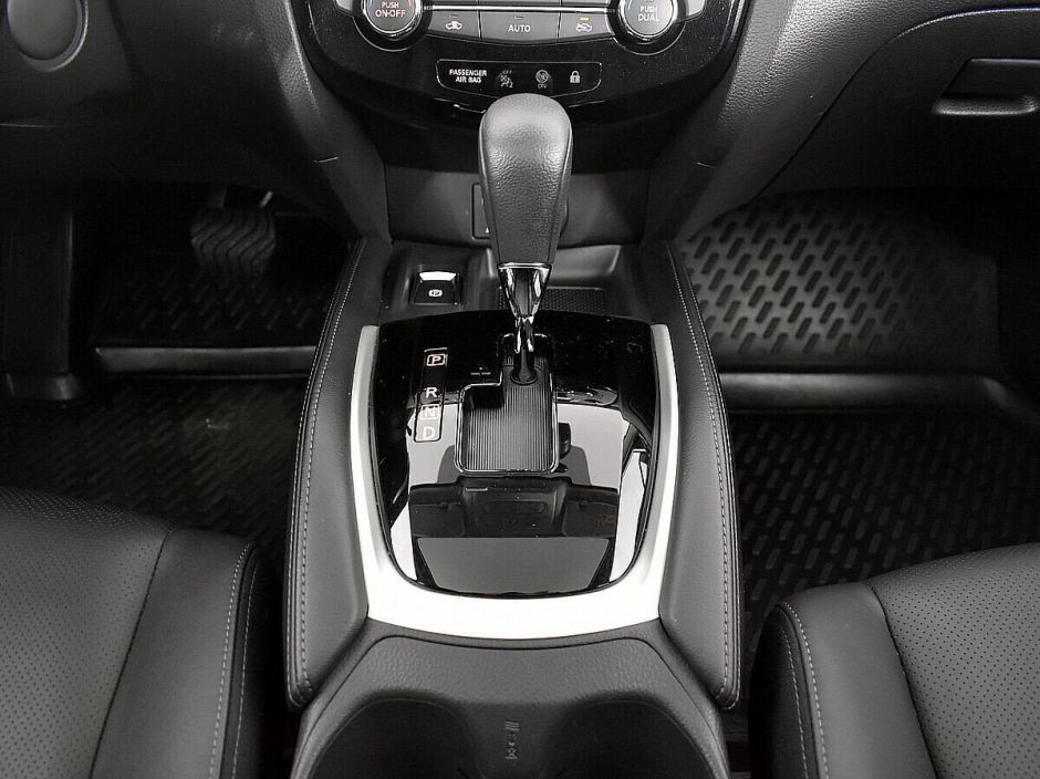 Nissan Qashqai, 2.0 л, Вариатор, 2018 фото 2