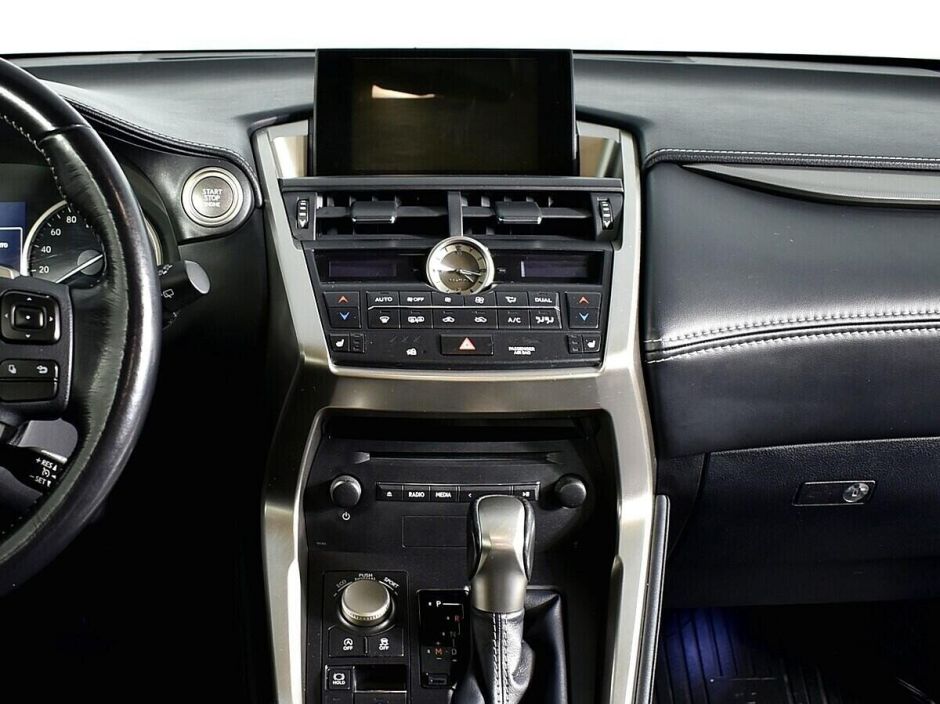 Lexus NX, 2.0 л, Вариатор, 2015 фото 9