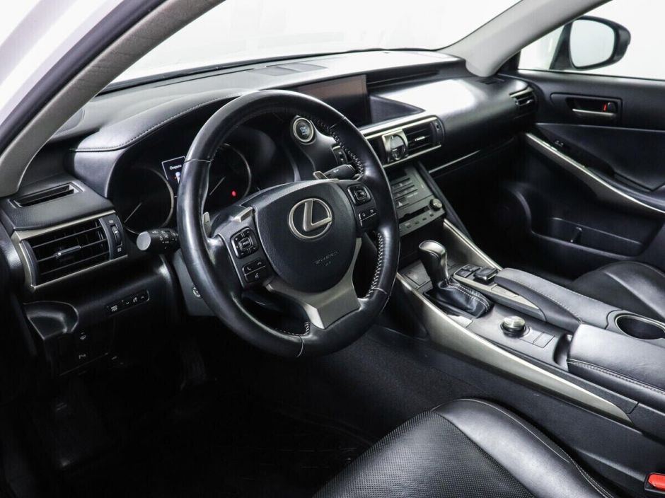 Lexus IS, 2.0 л, АТ, 2017 фото 7