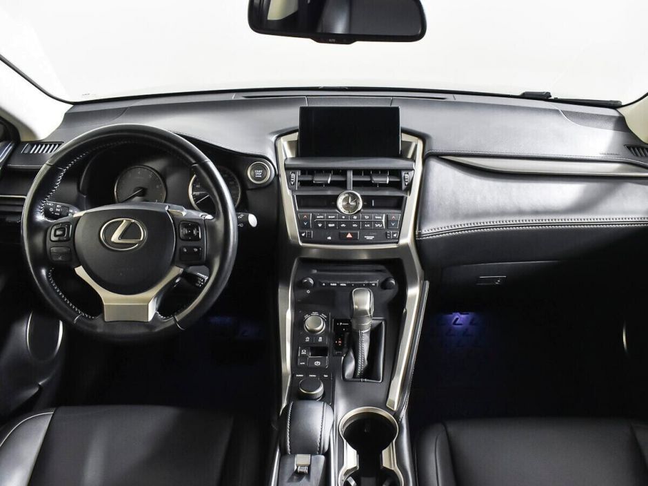 Lexus NX, 2.0 л, Вариатор, 2016 фото 8