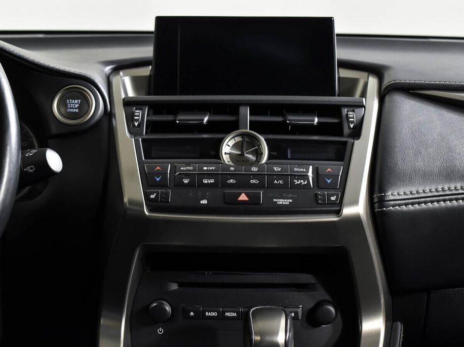 Lexus NX, 2.0 л, Вариатор, 2016 фото 11