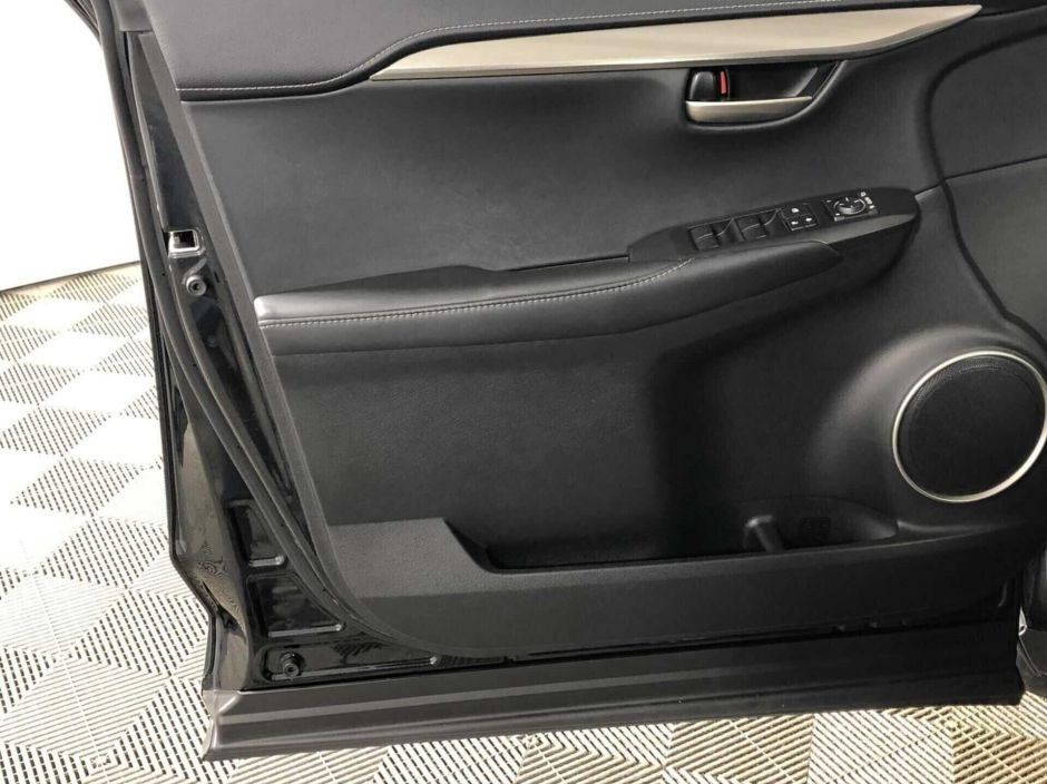 Lexus NX, 2.0 л, Вариатор, 2015 фото 9