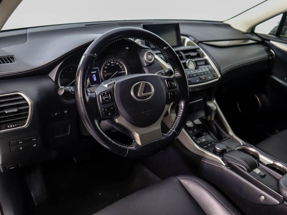 Lexus NX, 2.0 л, Вариатор, 2016 фото 7