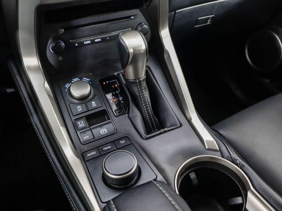 Lexus NX, 2.0 л, Вариатор, 2016 фото 2
