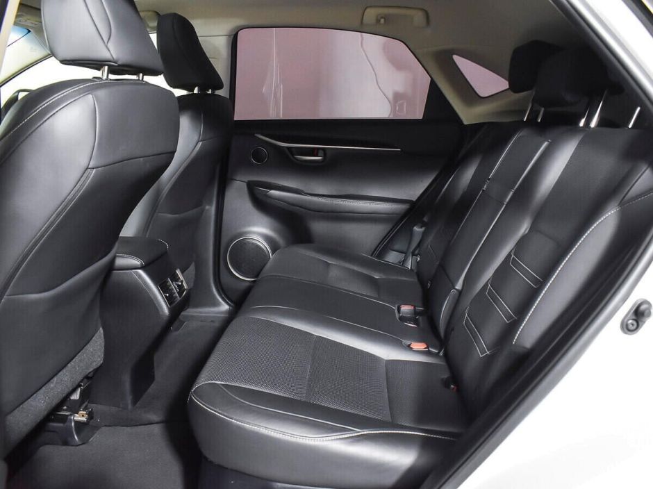 Lexus NX, 2.0 л, Вариатор, 2015 фото 8