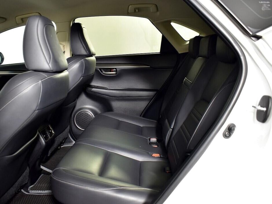 Lexus NX, 2.0 л, Вариатор, 2015 фото 8