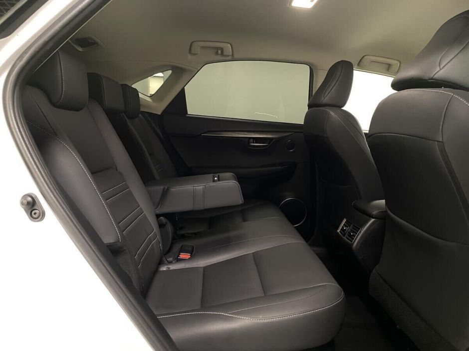 Lexus NX, 2.0 л, Вариатор, 2017 фото 8