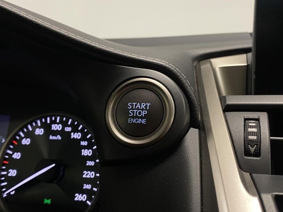 Lexus NX, 2.0 л, Вариатор, 2017 фото 12