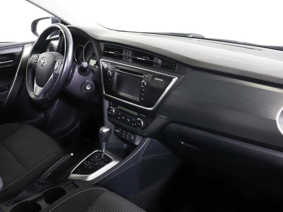Toyota Auris, 1.6 л, Вариатор, 2013 фото 2