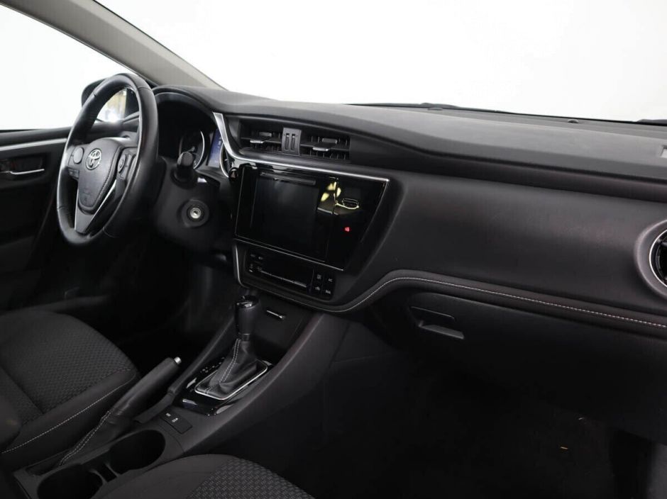 Toyota Corolla, 1.6 л, Вариатор, 2016 фото 2