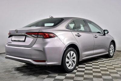 Toyota Corolla, 1.6 л, CVT, 2019 фото 5