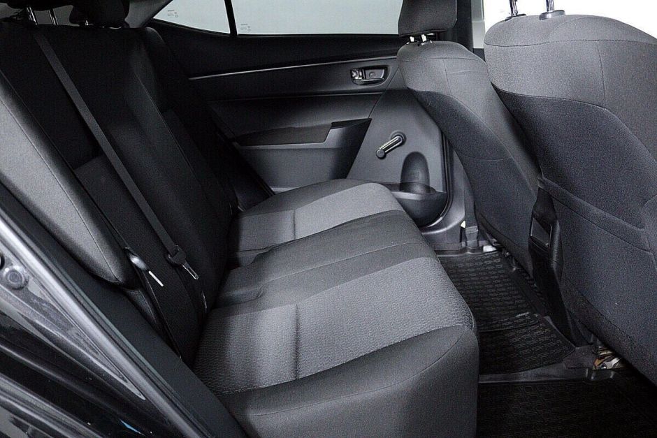 Toyota Corolla, 1.6 л, МТ, 2013 фото 2