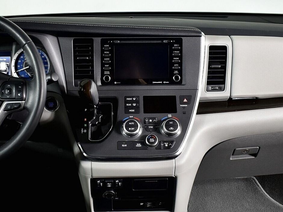 Toyota Sienna, 3.5 л, АТ, 2019 фото 9