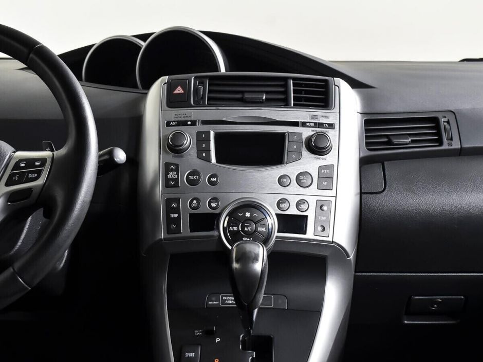 Toyota Verso, 1.8 л, Вариатор, 2011 фото 9