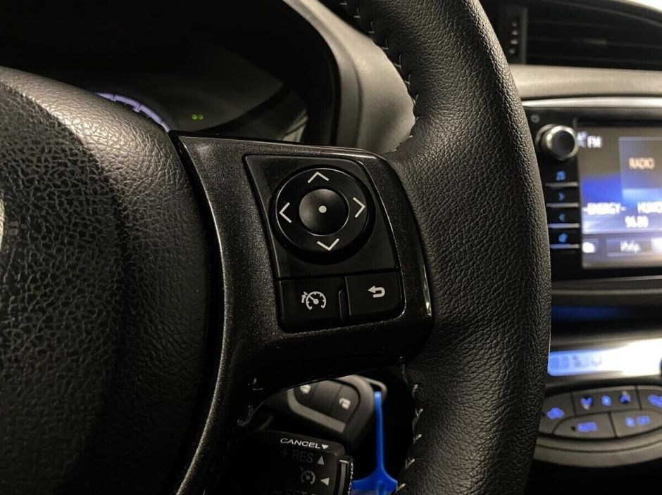 Toyota Yaris, 1.5 л, Вариатор, 2017 фото 10