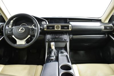 Lexus IS, 2.5 л, АКПП, 2016 фото 8