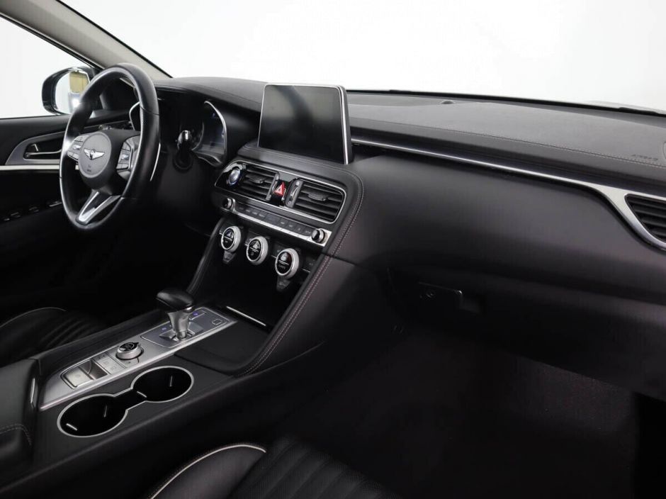 Genesis G70, 2.0 л, АТ, 2017 фото 2