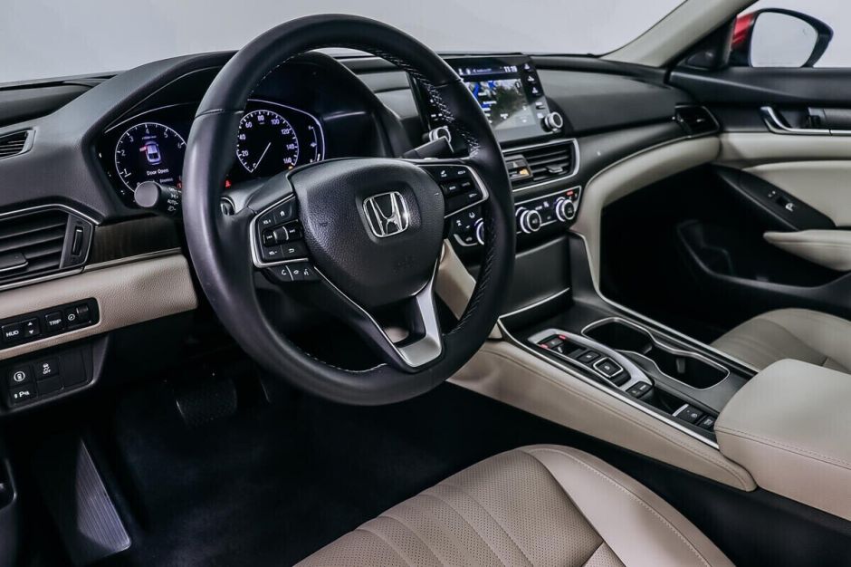Honda Accord, 2.0 л, АТ, 2018 фото 7