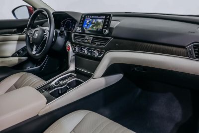 Honda Accord, 2.0 л, АКПП, 2018 фото 2