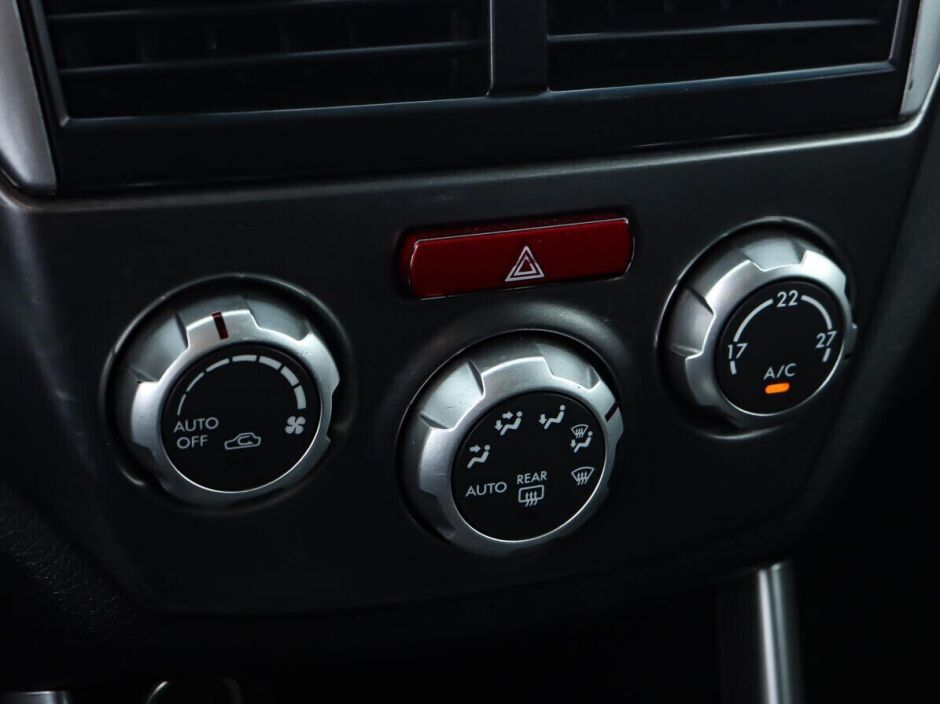 Subaru Forester, 2.0 л, АТ, 2010 фото 13