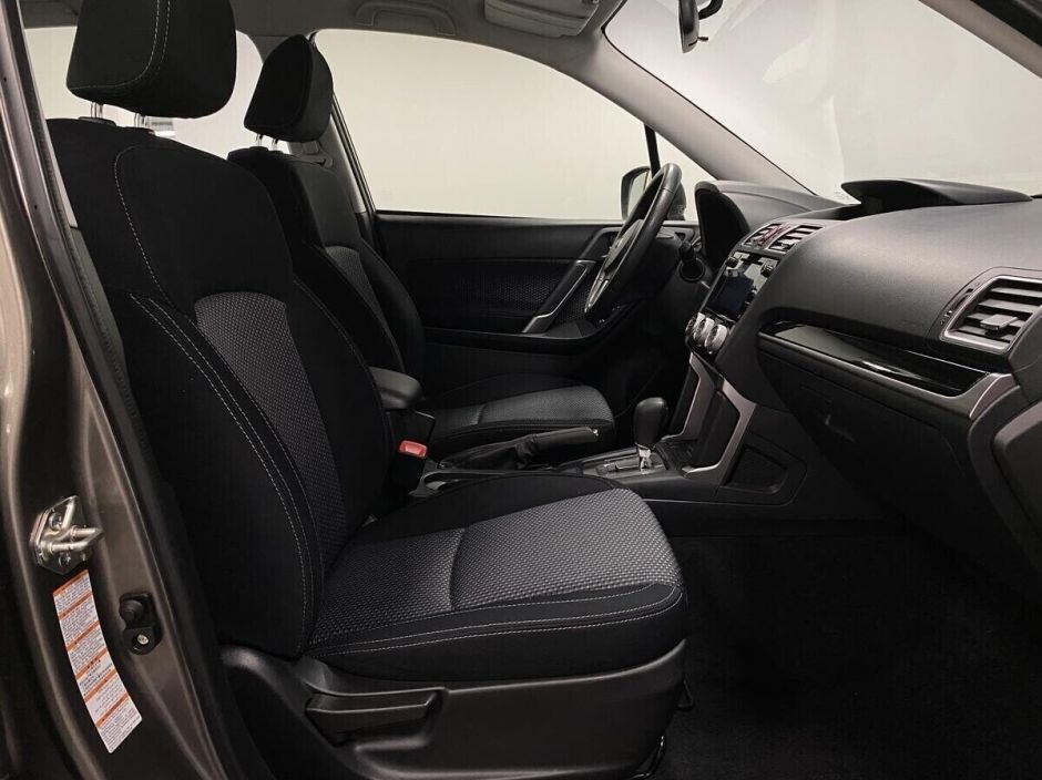 Subaru Forester, 2.0 л, Вариатор, 2017 фото 2