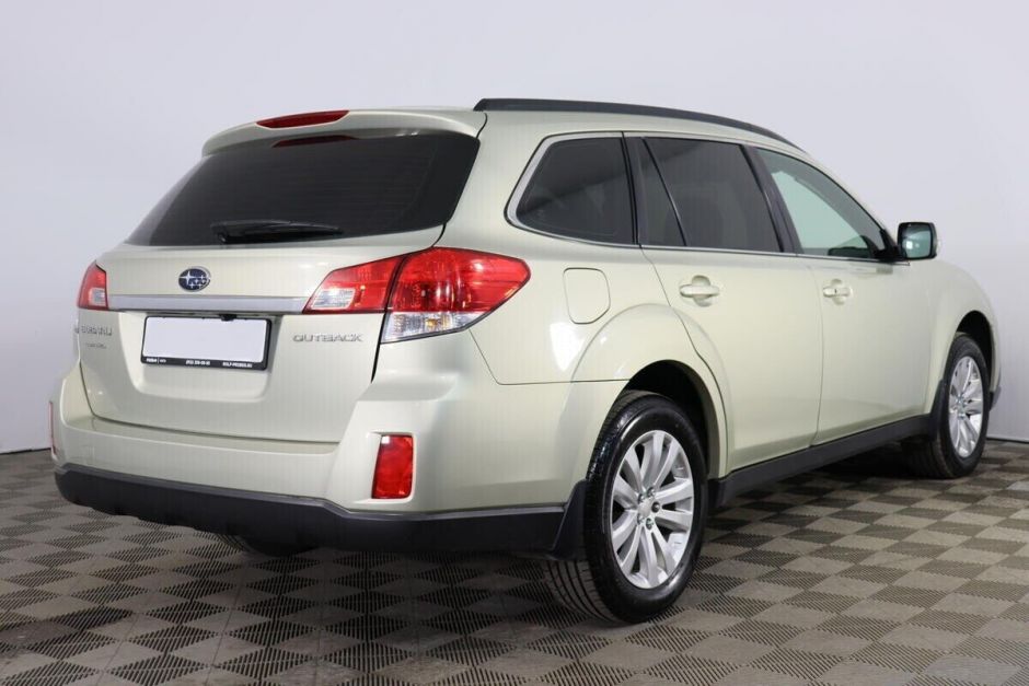 Subaru Outback, 2.5 л, Вариатор, 2010 фото 4
