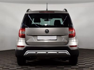 Skoda Yeti, 1.8 л, РКПП, 2016 фото 6