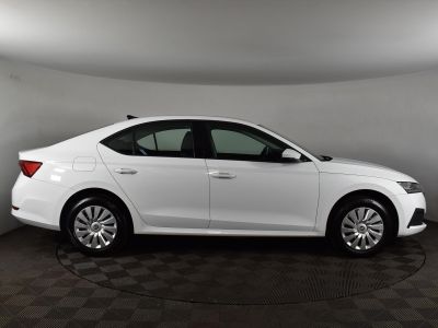 Skoda Octavia, 1.6 л, АКПП, 2021 фото 6