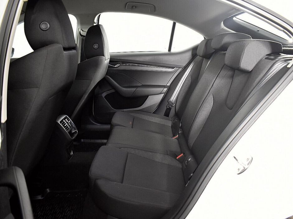 Skoda Octavia, 1.4 л, АТ, 2021 фото 2