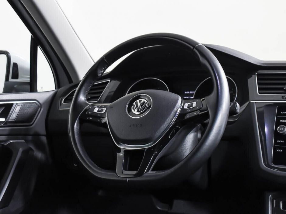 Volkswagen Tiguan, 2.0 л, Робот, 2018 фото 10