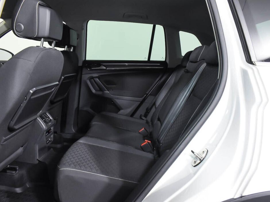 Volkswagen Tiguan, 2.0 л, Робот, 2018 фото 11