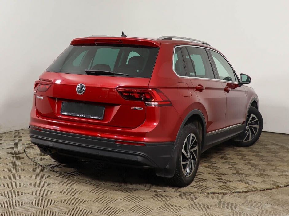 Volkswagen Tiguan, 2.0 л, Робот, 2018 фото 4
