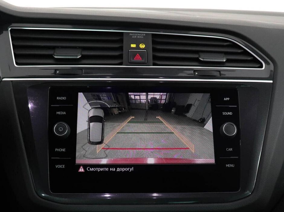 Volkswagen Tiguan, 2.0 л, Робот, 2018 фото 11