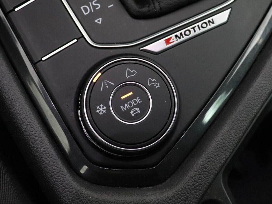 Volkswagen Tiguan, 2.0 л, Робот, 2018 фото 1